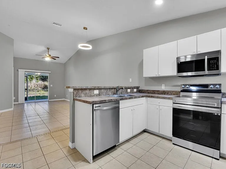 801 Meadow Rd #801 — Photo 3