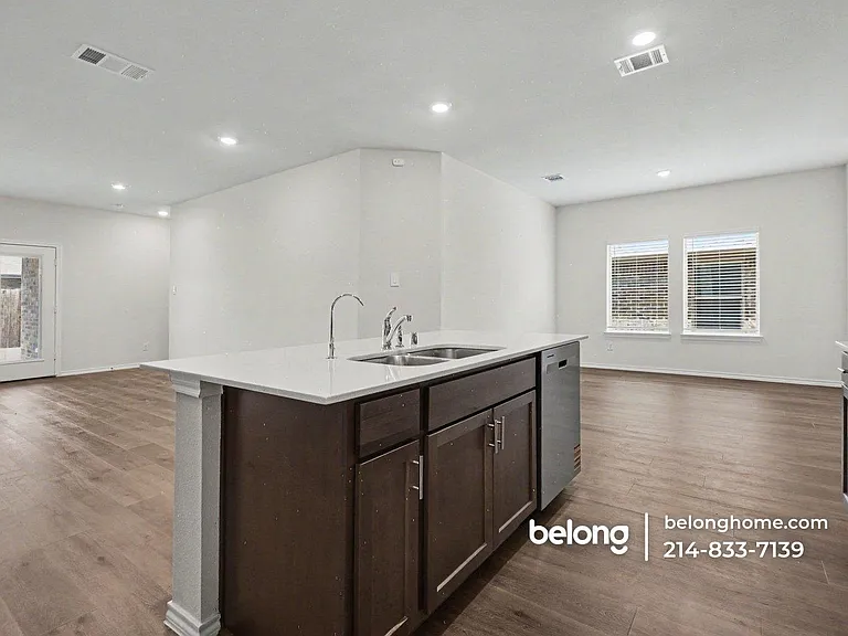 1109 Sunflower Ln — Photo 11