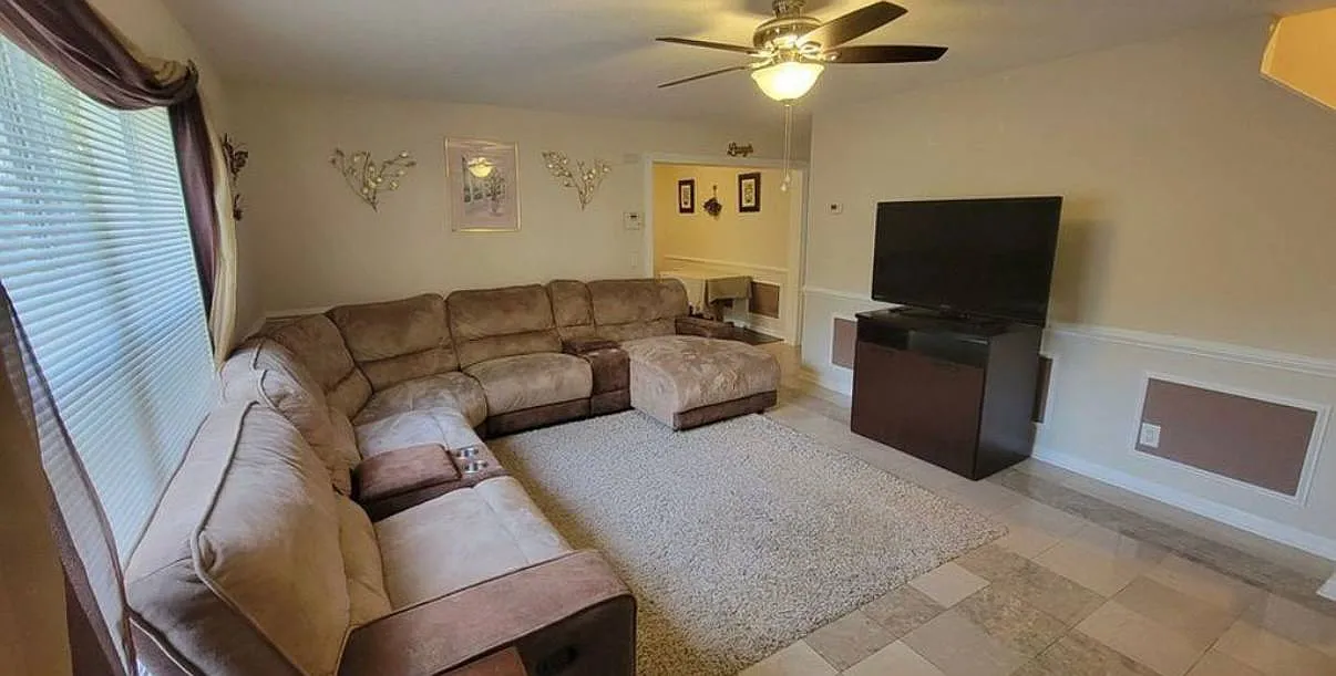 4 bed, 1514 sqft, $2,350 — Photo 4