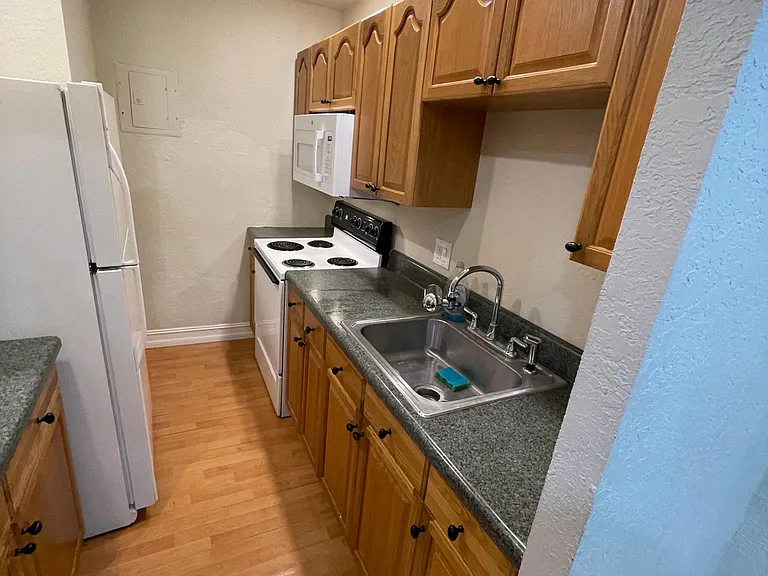 3715 NW 84th Ave — Photo 18