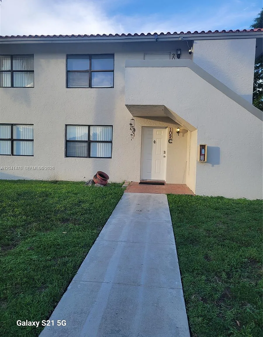 The Porticos Condo #1 — Photo 2