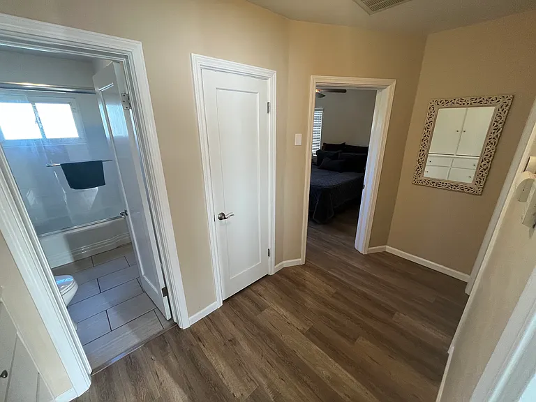 250 Oxford Ave — Photo 31
