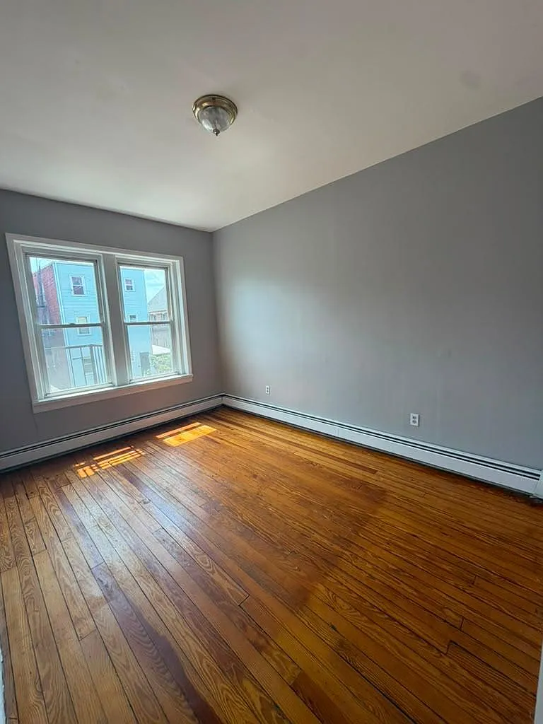 2 bed, $1,728 — Photo 4