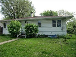 3rd image of 1628 N Leland Ave