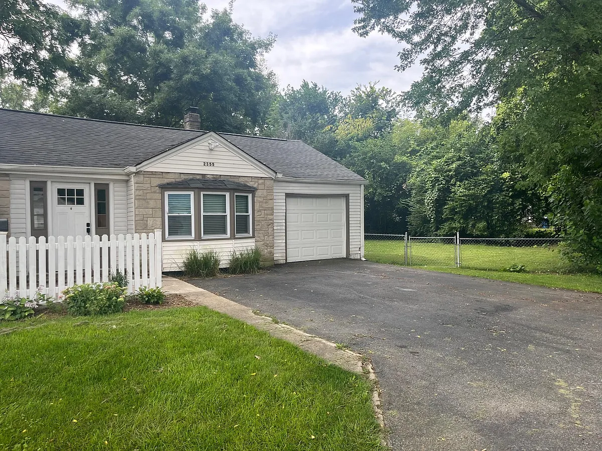 Building Photo - 2355 Durham Dr