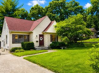 6110 Woodland Rd, Des Moines, IA 50312
