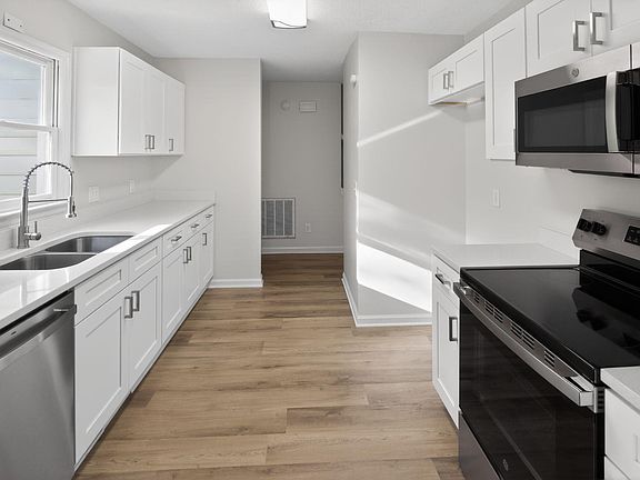 4th image of 223 Hermitage Rd