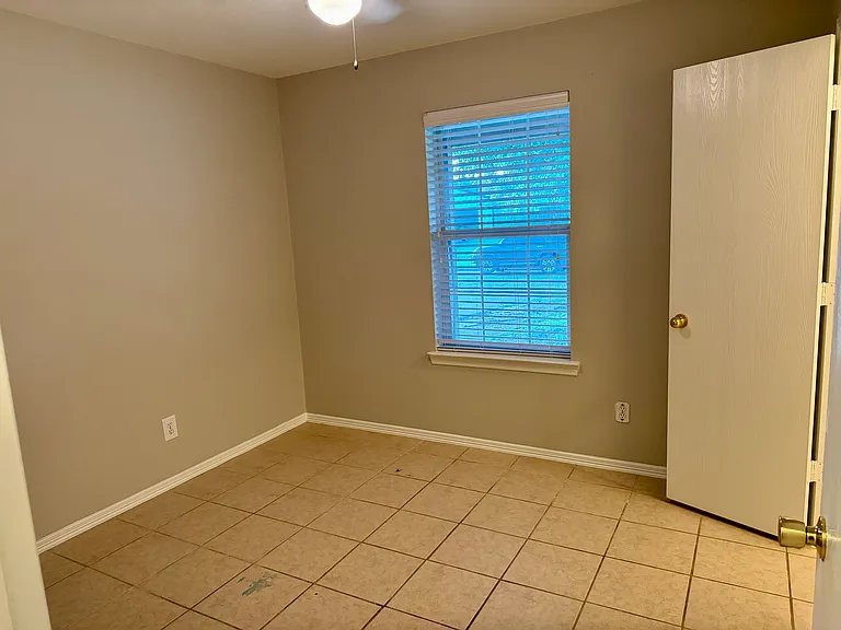 17319 Box Canyon Dr — Photo 10