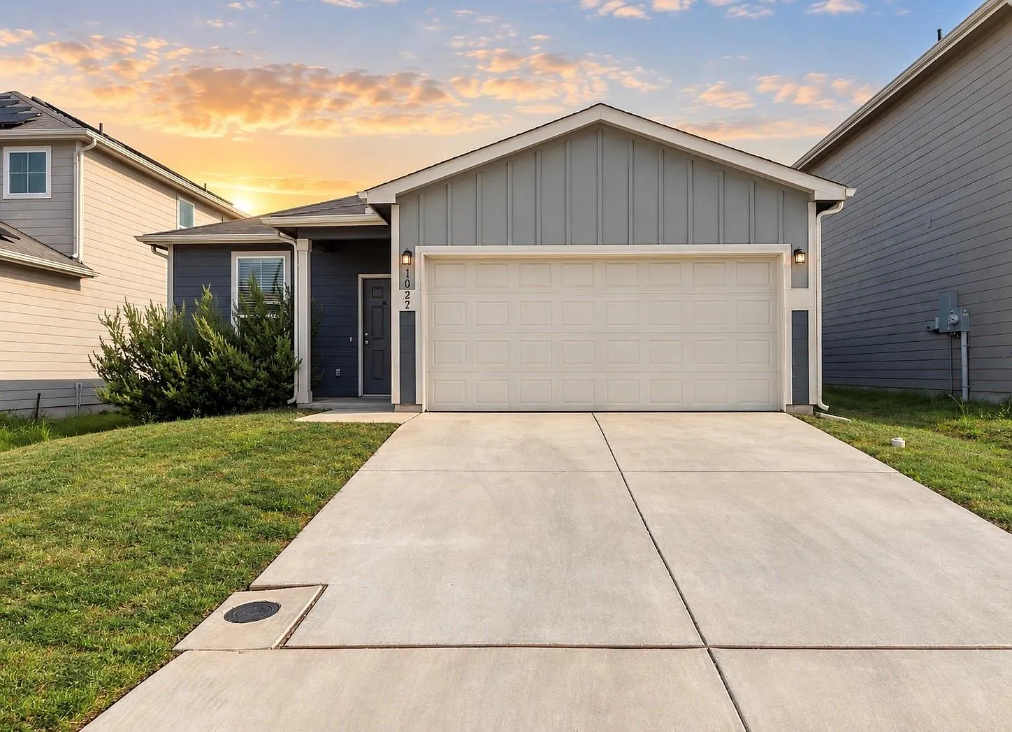 4 bed, 2.0 bath, 1689 sqft, $1,800 — Photo 1