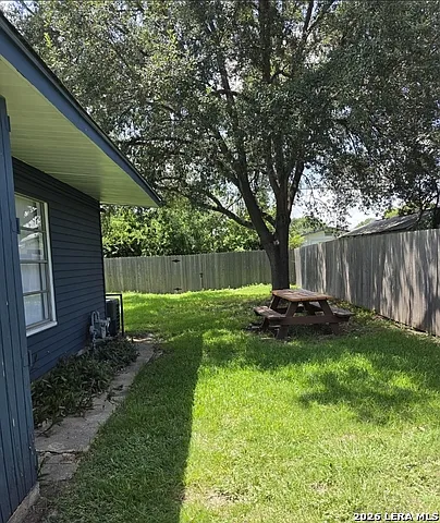 710 Karen Ln — Photo 16
