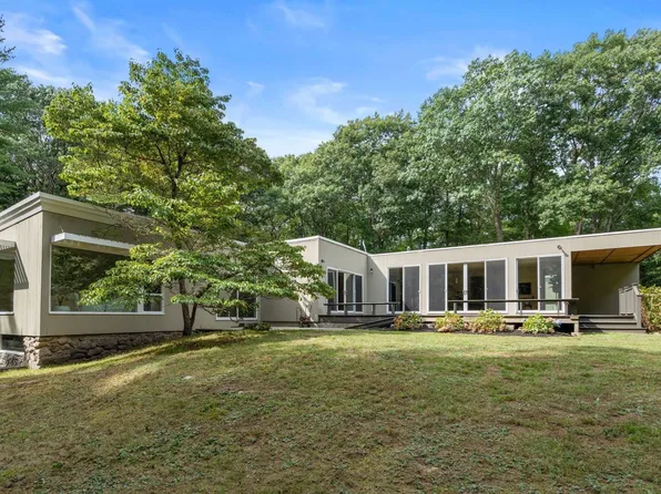 583 Gay St, Westwood, MA 02090