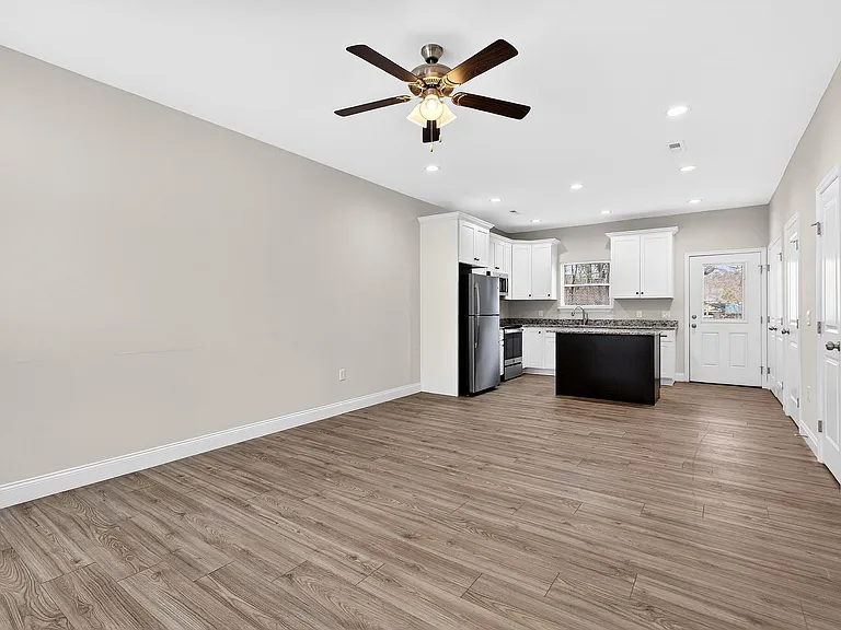 1445 Stuart Ave NW — Photo 3