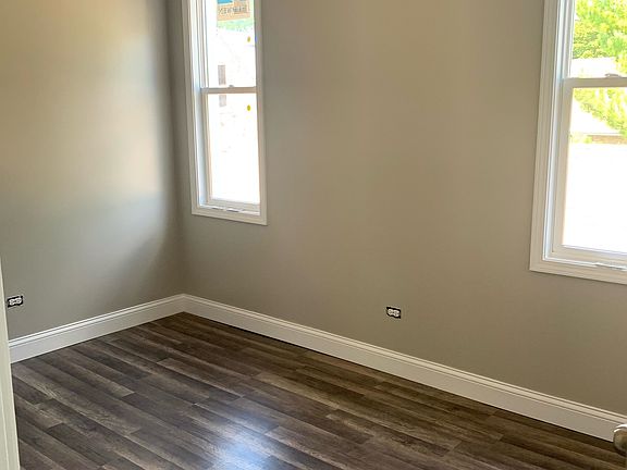 5th image of 4612 S Sacramento Ave #2