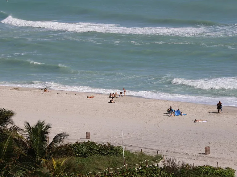 2301 Collins Ave #1015 — Photo 44