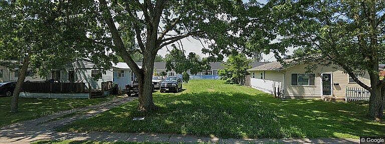 2nd image of 685 Abbe Rd S