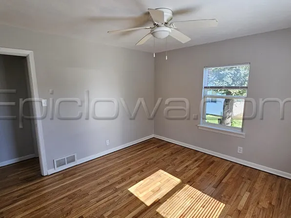 130 Outlook Dr SW, Cedar Rapids, IA 52404