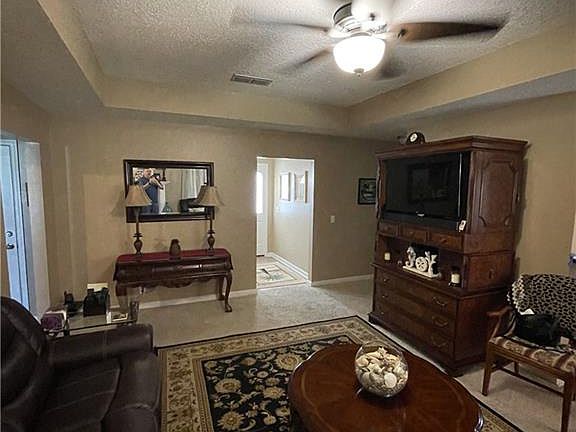 4th image of 118 Sugar Plum Ln