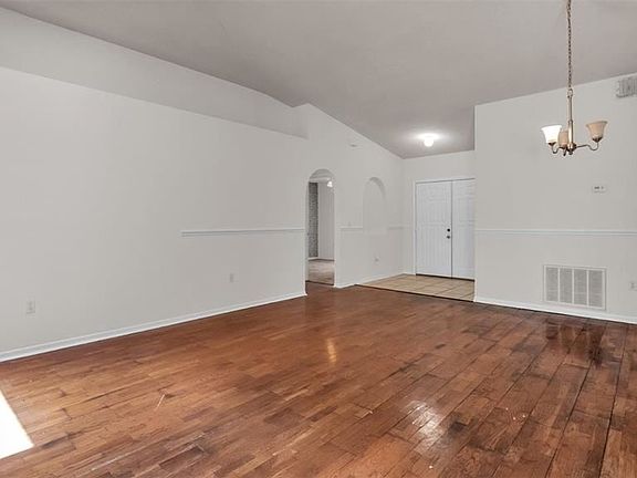 4th image of 1600 Westminster Trl