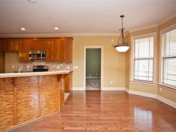 3rd image of 9 Kirkham Ln