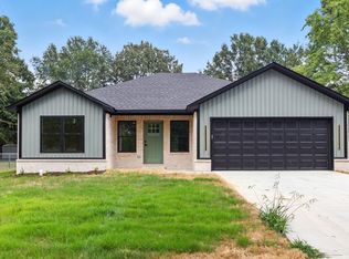 410 N Cedar St, Beebe, AR 72012