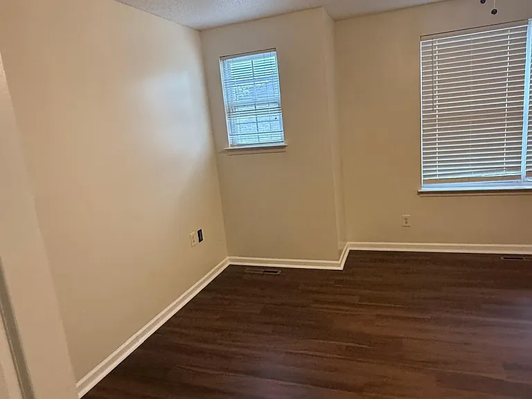 5804 Echingham Dr — Photo 16
