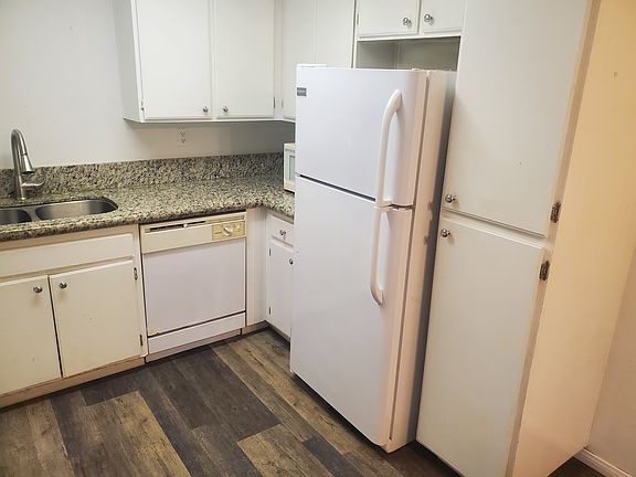 5th image of 210 Woodland Pkwy #1
