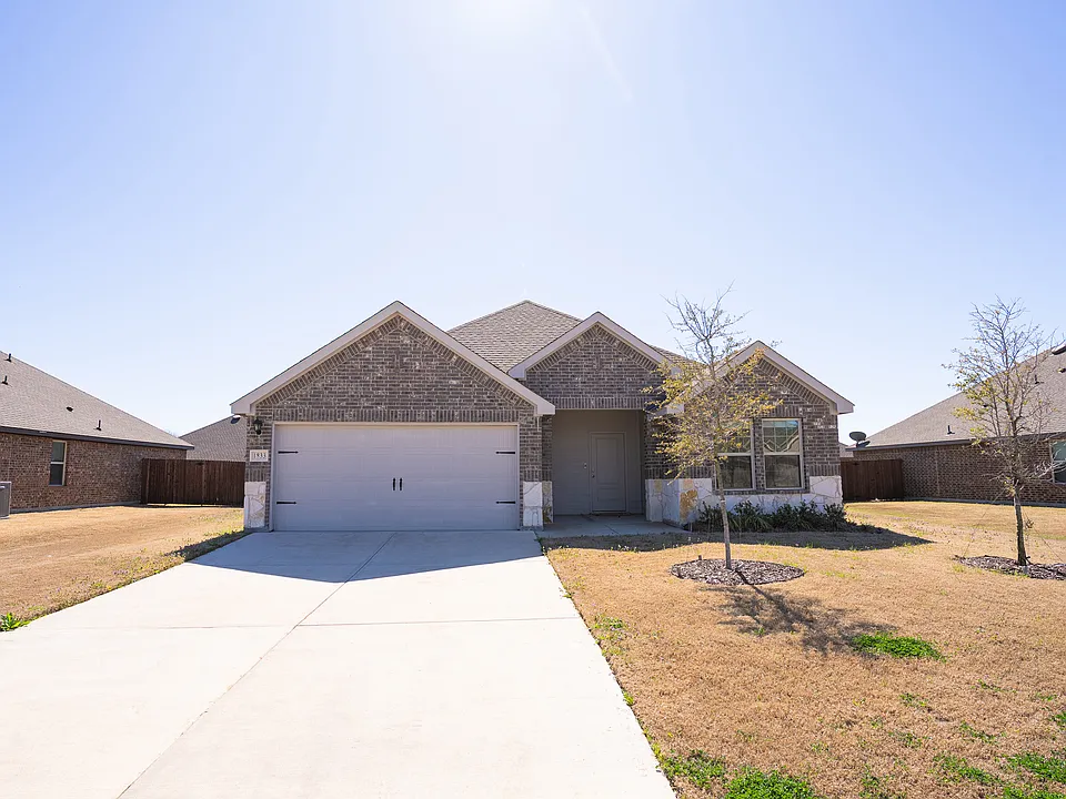 1833 Pecan Valley Dr