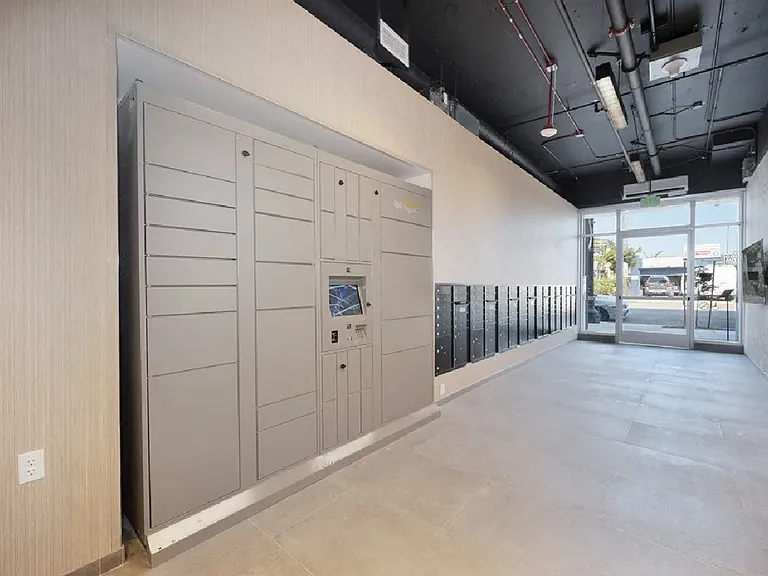 4 WEEKS FREE ON A 13 MONTH LEASE — Photo 1
