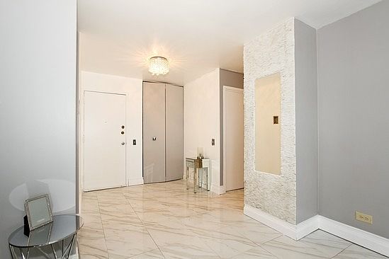 2nd image of 4850 S Lake Park Ave APT 1002
