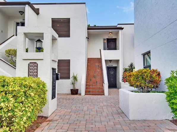 5030 Marsh Field Rd #22, Sarasota, FL 34235