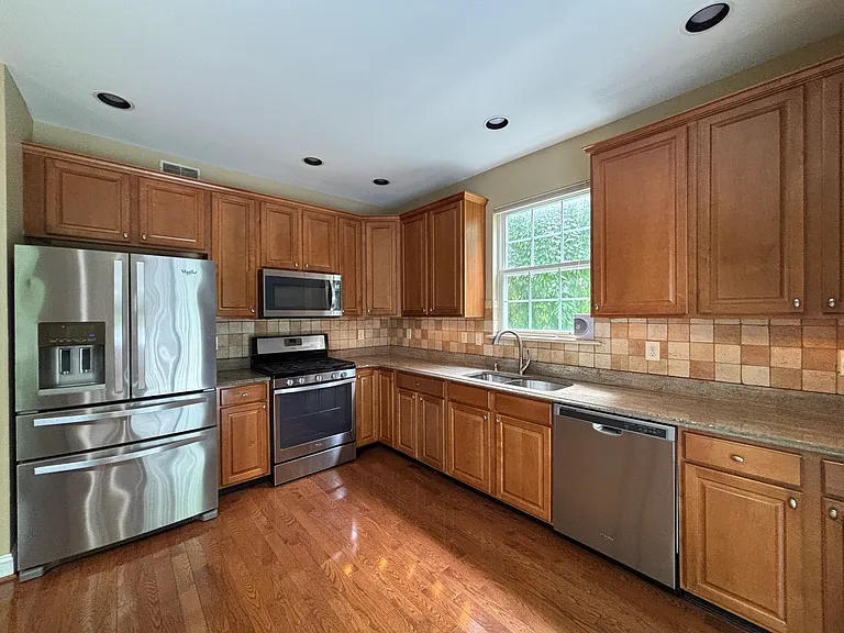 48 Weaver Dr #48 — Photo 9