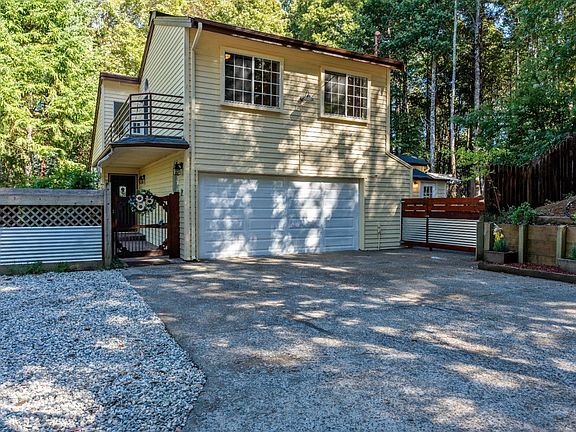2nd image of 2111 Clover Drive