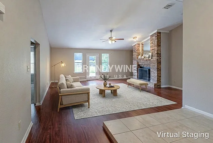 3363 Hampstead Dr — Photo 3