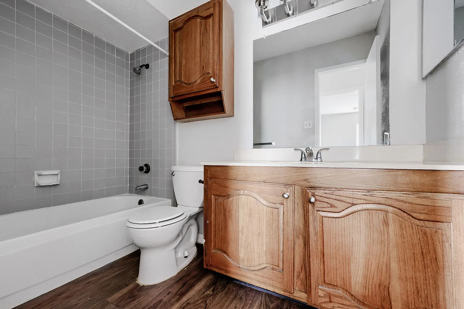 3 bed, 1966 sqft, $2,195 — Photo 3