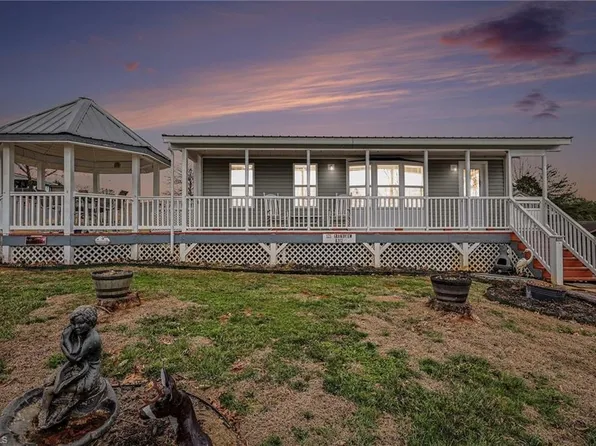 121 Grand View Dr, New London, NC 28127