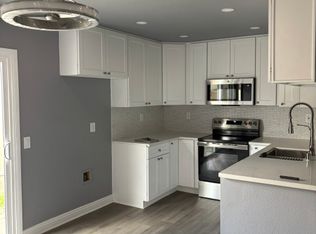 7601 Katella Ave APT 20, Stanton, CA 90680
