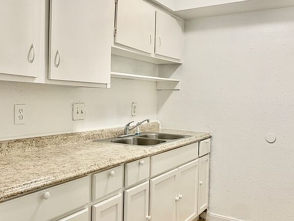 4th image of 9410 Grannis St APT A