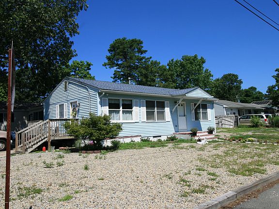 4th image of 1961 Sweetwood Dr