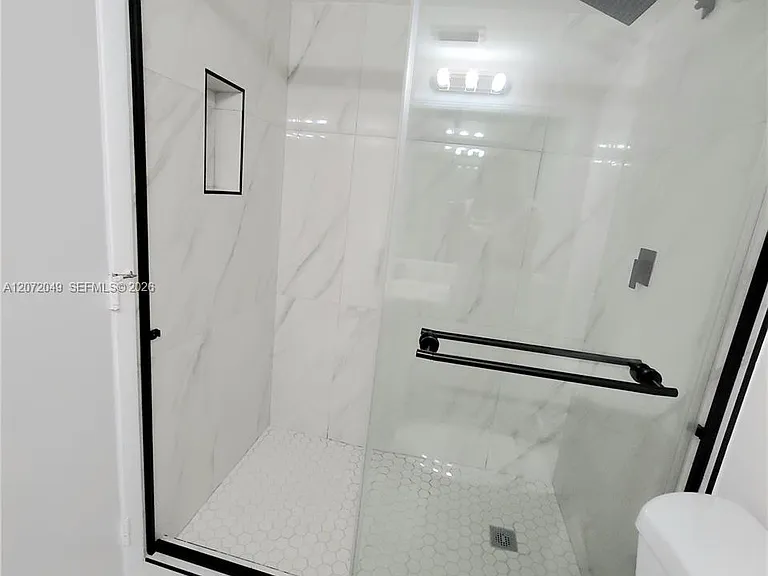 8620 N Sherman Cir #306 — Photo 16