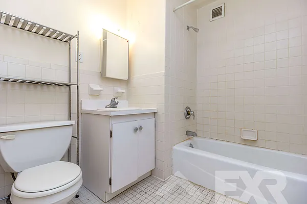 Rented by EXR | media 20