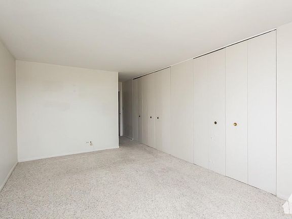 2nd image of 3930 N Pine Grove Ave #1100