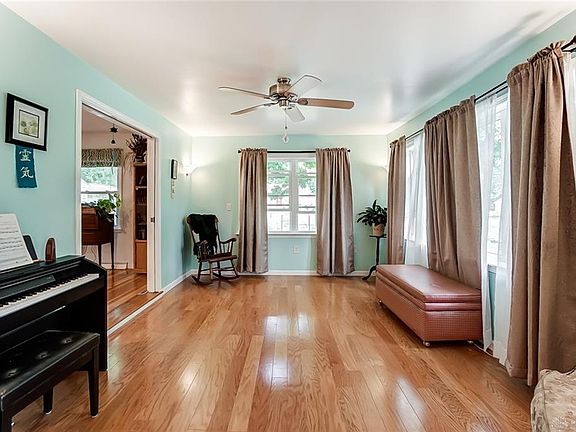 5th image of 4243 Weller Dr