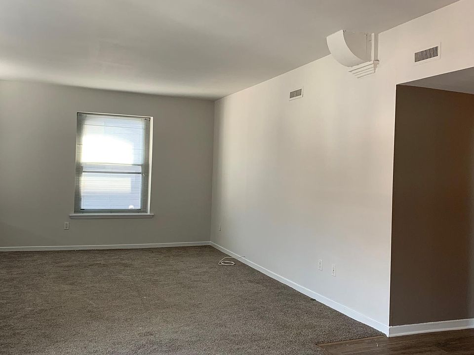 1st image of 21 S Strawberry St APT 5D