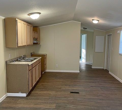 5th image of 7896 E Lincoln Way #102