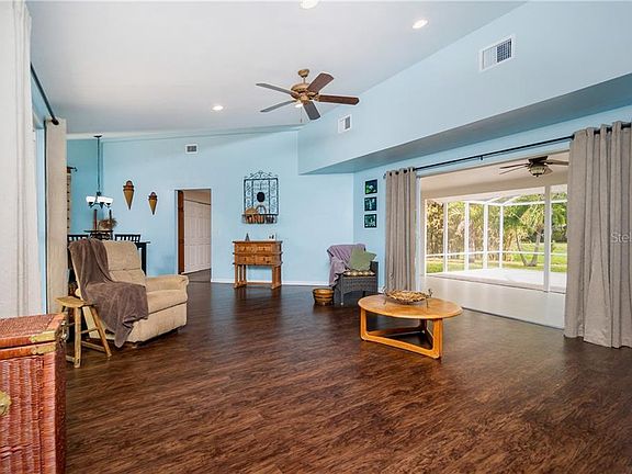 3rd image of 1624 Bamboo Dr