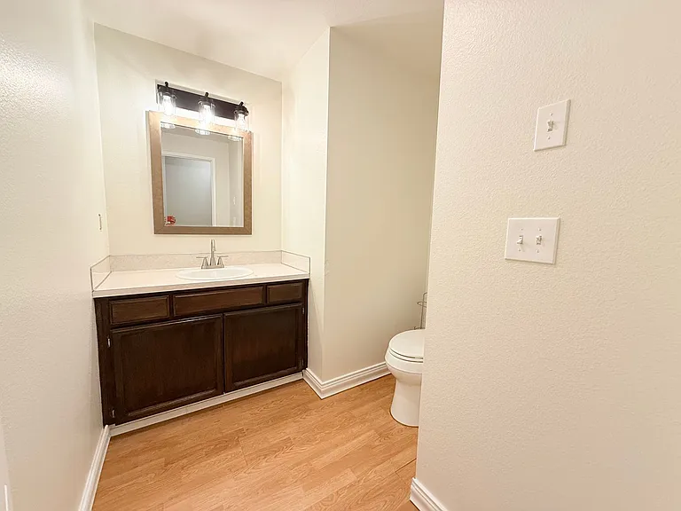 275 Hillshire Dr — Photo 11