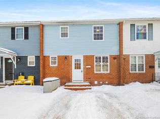 25 Deer Park, Oromocto, NB E2V 1J2