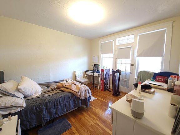 3rd image of 1626A Commonwealth Ave #A18