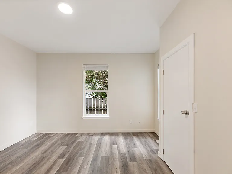 6218 S Warner St — Photo 11