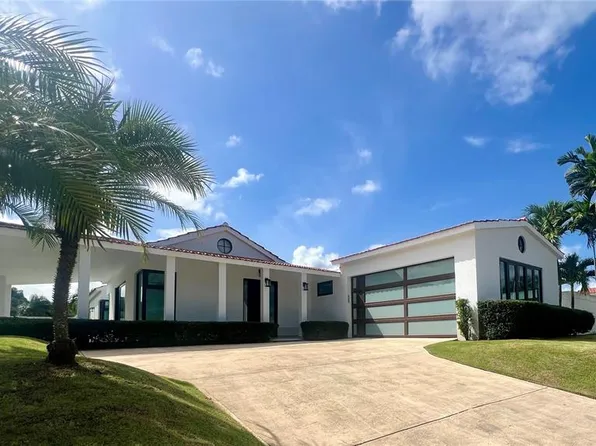 366 Camino De Las Pomarosas St, Dorado, PR 00646